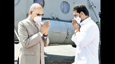 Andhra Pradesh CM welcomes President Ramnath Kovind during his visit to Chittoor