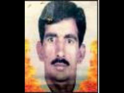 Jind farmer kills self at Tikri border | Gurgaon News - Times of India