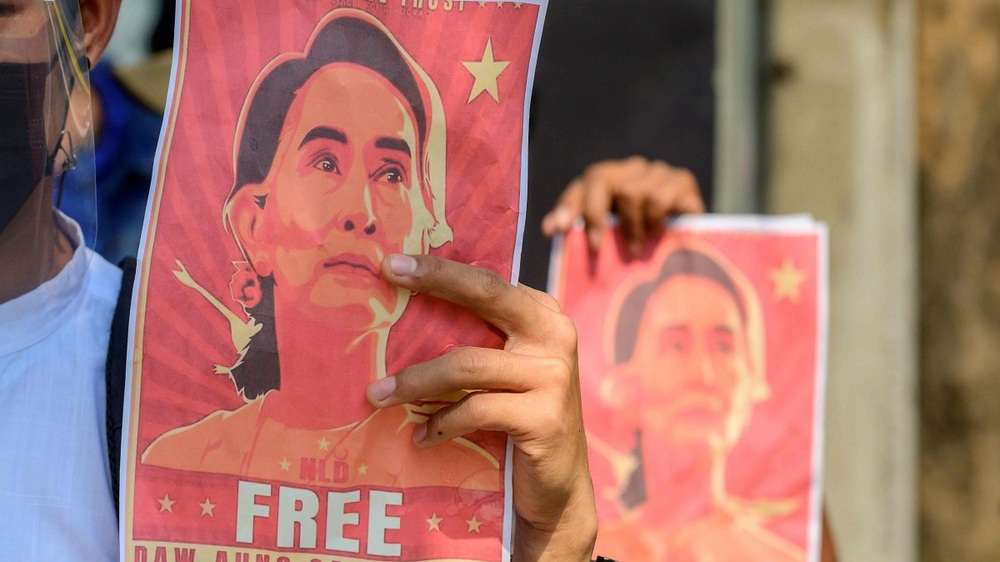 Thousands protest in Myanmar