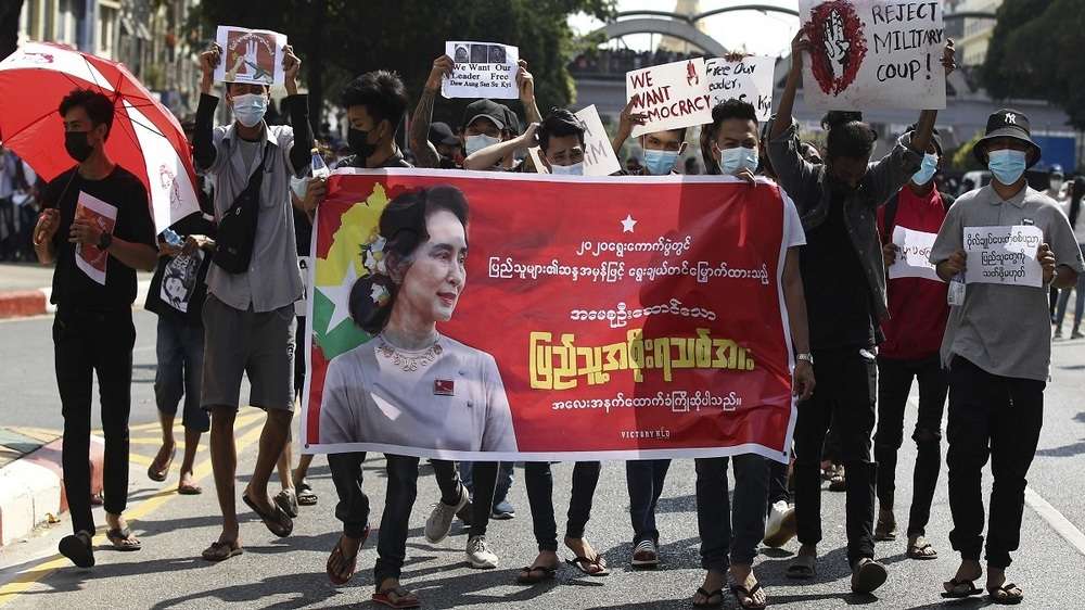 Thousands protest in Myanmar