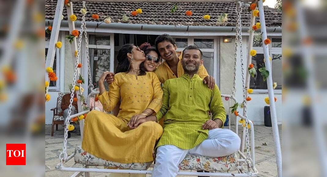 Aamir khan's daughter ira khan shares a picture with her rumoured beau nupur shikhare from cousin zayn marie's wedding | hindi movie news - times of i
