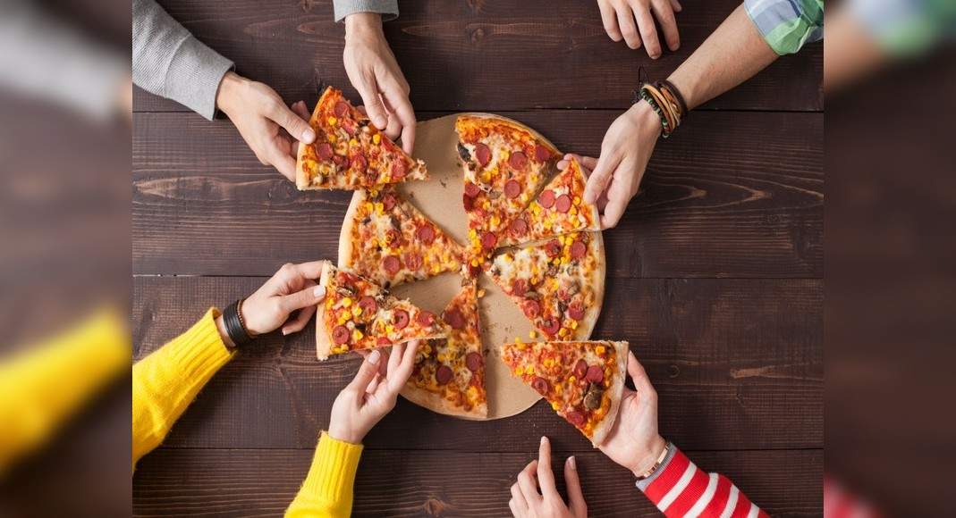 Celebrate the World Pizza Day by eating at these restaurants in Delhi