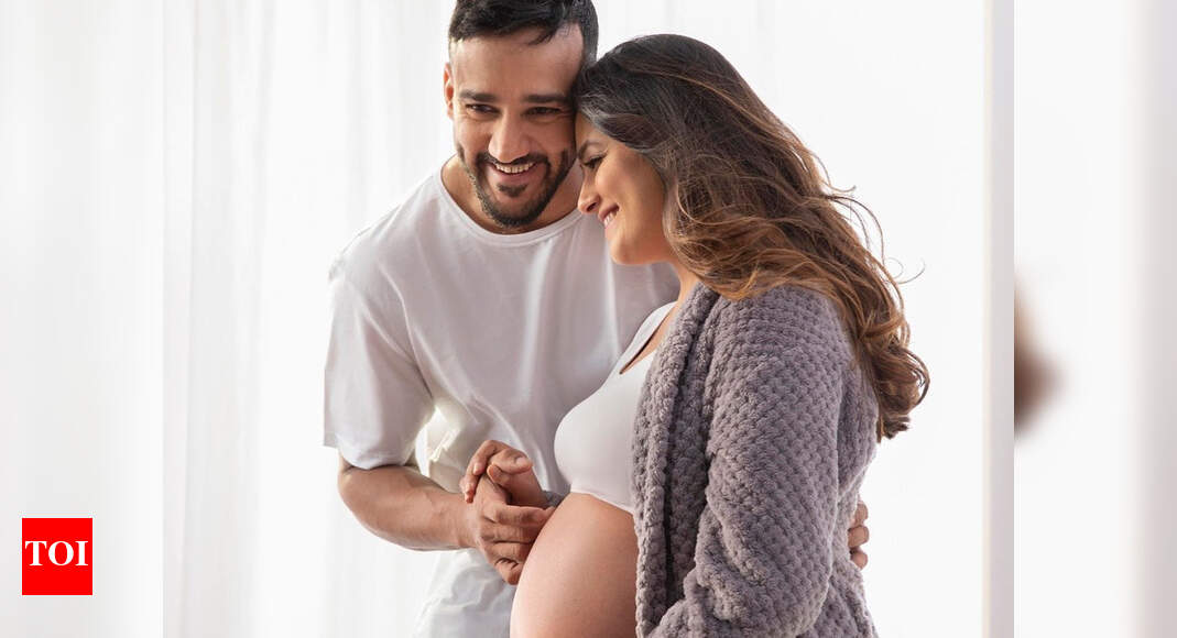 Anita Hassanandani's husband Rohit Reddy shares the first glimpse of their baby boy; see pic - Times of India