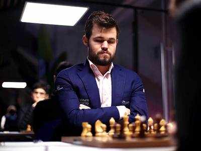 Magnus Carlsen survives Dubov's onslaught to make Opera Euro Rapid semifinals