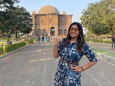 Host Anushree mesmerised by the beauty of the Gol Gumbaz monument; see pic