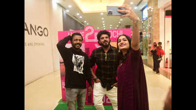 Saniya Iyappan, Bibin George and Vishnu Unnikrishnan meet in Kochi for an IFFK event