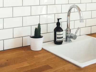 Kitchen soap dispensers for easing your daily chore of cleaning utensils