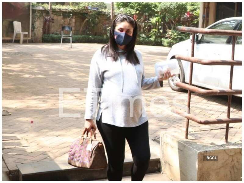 Photos Mom To Be Kareena Kapoor Khan Opts For A Cool And Comfy Look As She Steps Out In The City Ahead Of Her Due Date Hindi Movie News Times Of India