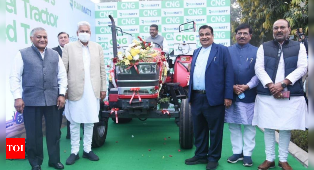 Cng Tractor Price In India Nitin Gadkari Unveils India S First Cng Tractor Says Will Make Farmers Atmanirbhar Times Of India