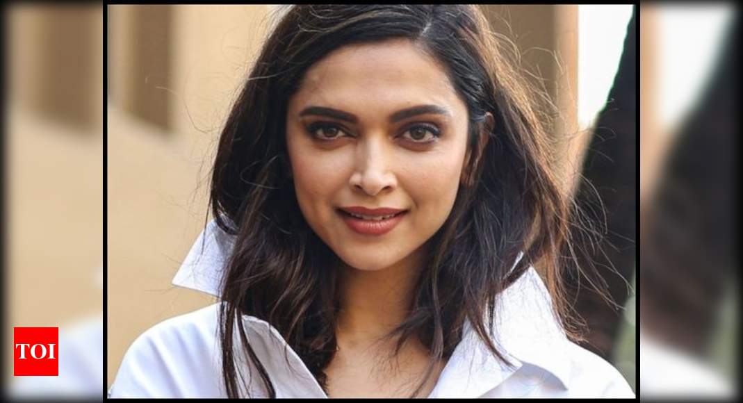 Deepika Padukone gives it back to a troll who abused her on Instagram; says ‘your family & friends must be so proud of you’ – Times of India ►