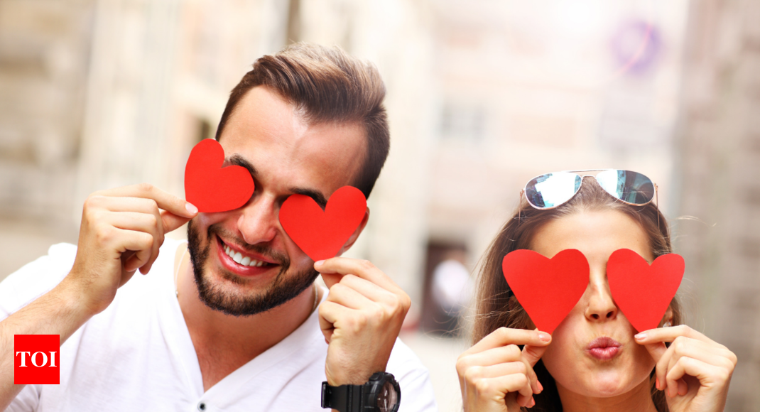 Valentines Day Quotes 2022, Wishes, Messages & Status: 25 classic quotes  that explain the true meaning of LOVE | - Times of India