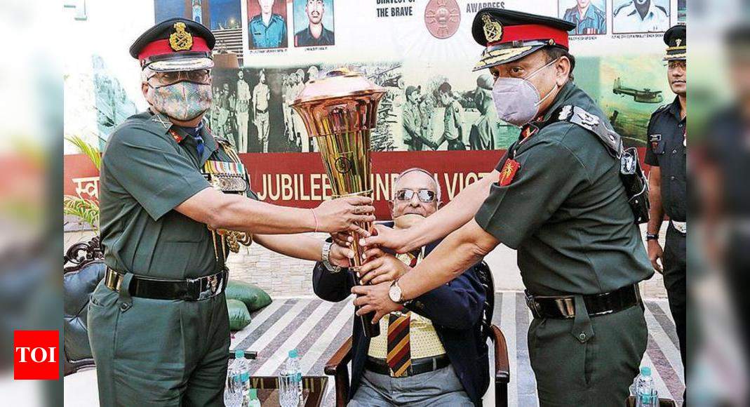 B’desh War Veteran Handed Victory Flame | Hyderabad News - Times Of India