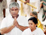 Arjuna Ranatunga pays tribute to Sai Baba