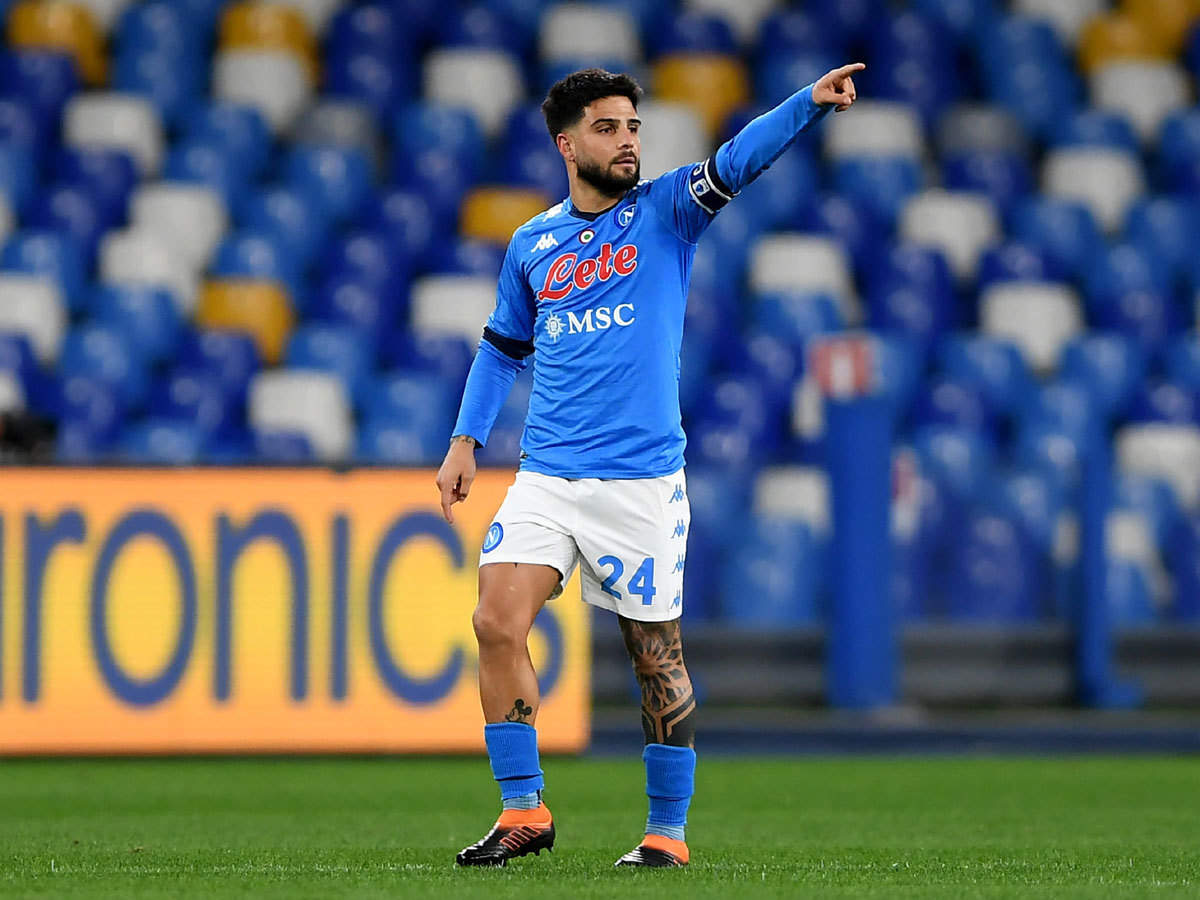 Lorenzo Insigne penalty earns Napoli victory over below-par Juventus | Football News - Times of India