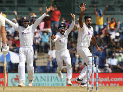 India vs England 2nd Test: India have England on the mat at lunch on Day 2