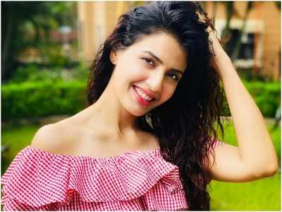 Smriti Kalra: V-Day gives a reason to celebrate and that's why I love the concept