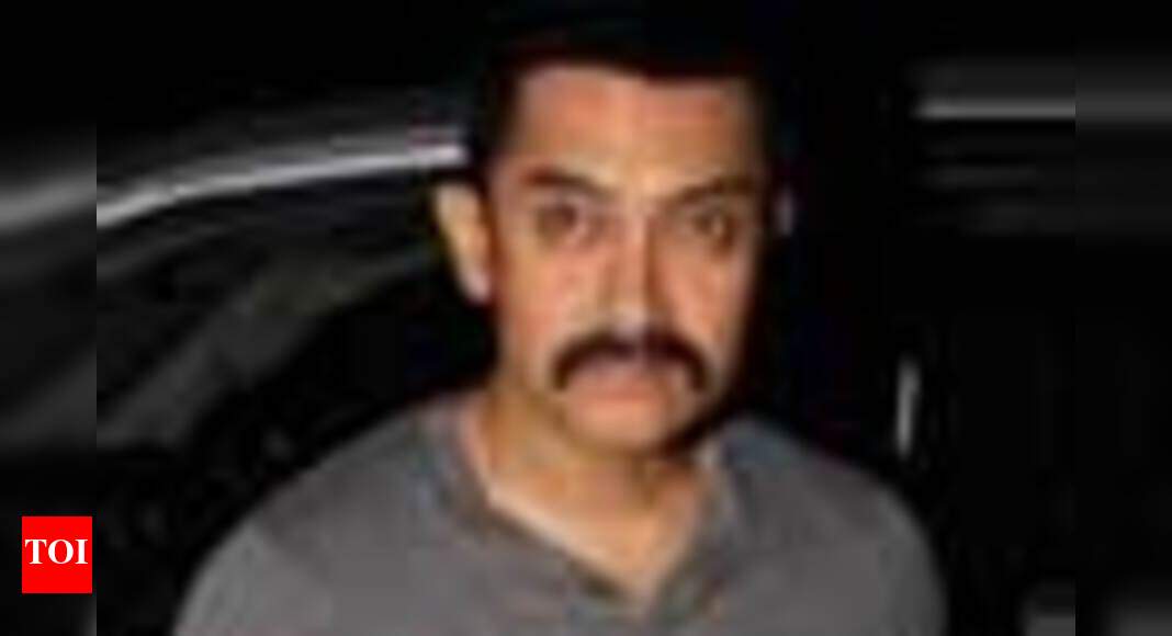 Aamir bored of his moustache | Hindi Movie News - Times of India