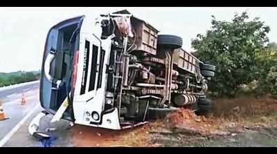 14 hurt after bus overturns on NH-44 in Kamareddy
