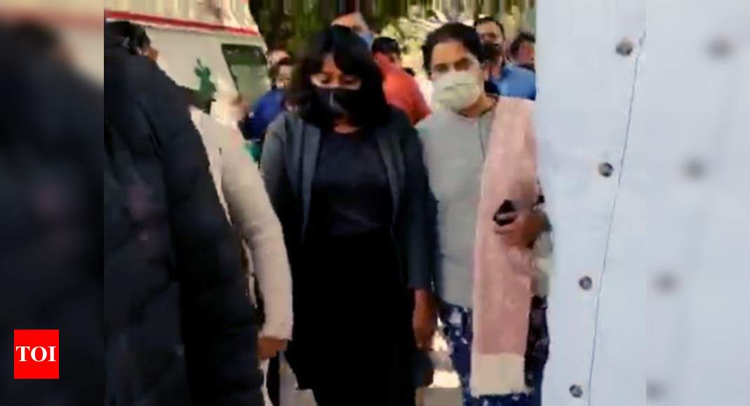Delhi cops pick up 22-year-old Disha Ravi from Bengaluru for sedition in Greta toolkit case - TOI