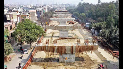 Noida: Halted over pollution, road to be ready early
