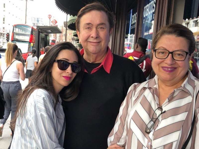 Karisma Kapoor shares a priceless picture featuring Randhir and Babita on her father&#39;s birthday | Hindi Movie News - Times of India