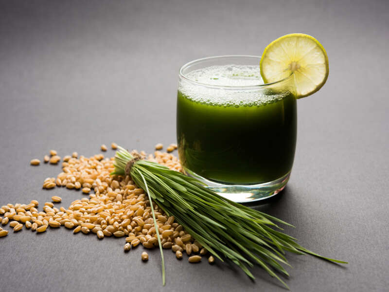 Wheatgrass Benefits, nutrition and the best way to consume