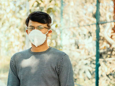 Humidity inside the mask reduces covid risk
