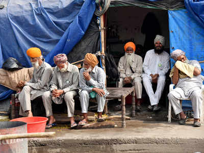 Crowds thin at Singhu and Tikri, but farmer leaders say movement stronger than ever