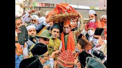Prime Minister Narendra Modi’s chadar offered at Ajmer dargah