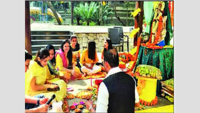 Kolkata: Saraswati Puja makes up for missed festivity this year
