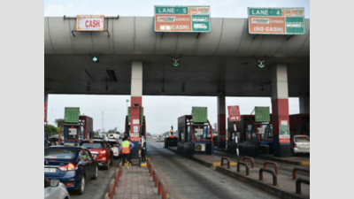 On Day 1, 50% vehicles at tolls still without FASTag