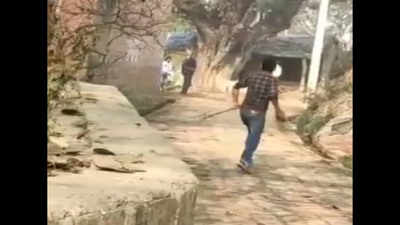UP: Two groups resort to firing, stone pelting over old rivalry in Sitapur