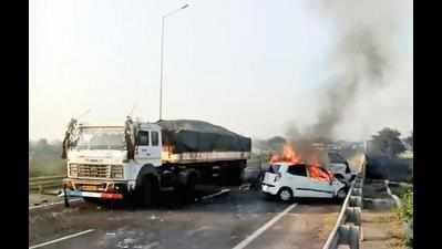 Gujarat: Two burnt to death in road accident