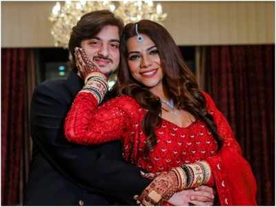 Exclusive Pictures! A fun-filled, low-key wedding reception for Tanvi Thakkar & Aditya Kapadia