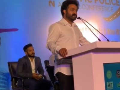 Ravi shares a fanboy moment with Jr NTR; says 'a true star'