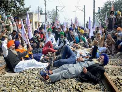 Rail roko successful, government will have to repeal agri laws: Farm unions