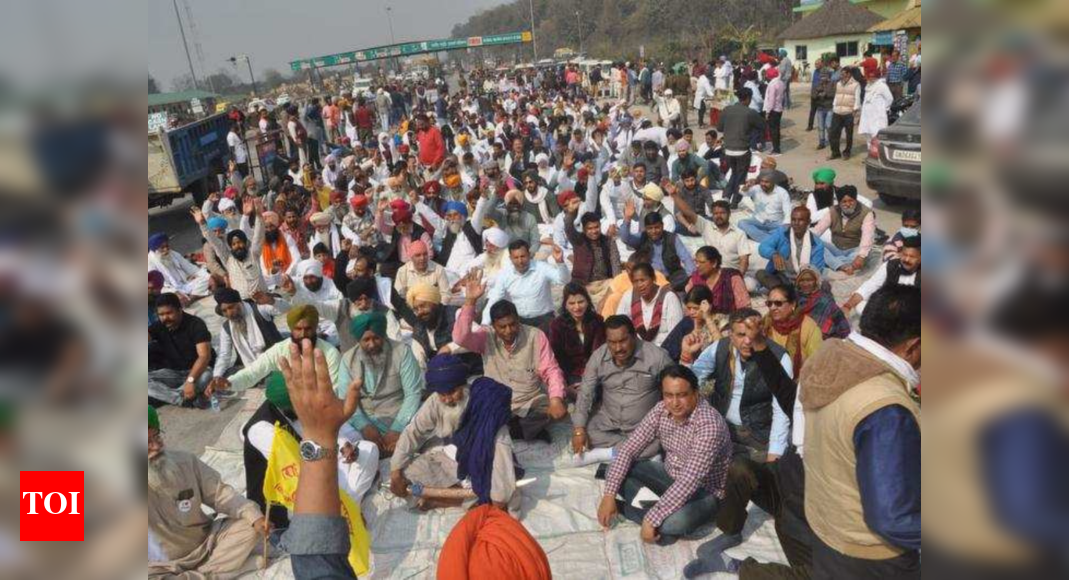 Uttarakhand: Terai farmers protesting against agriculture laws ...