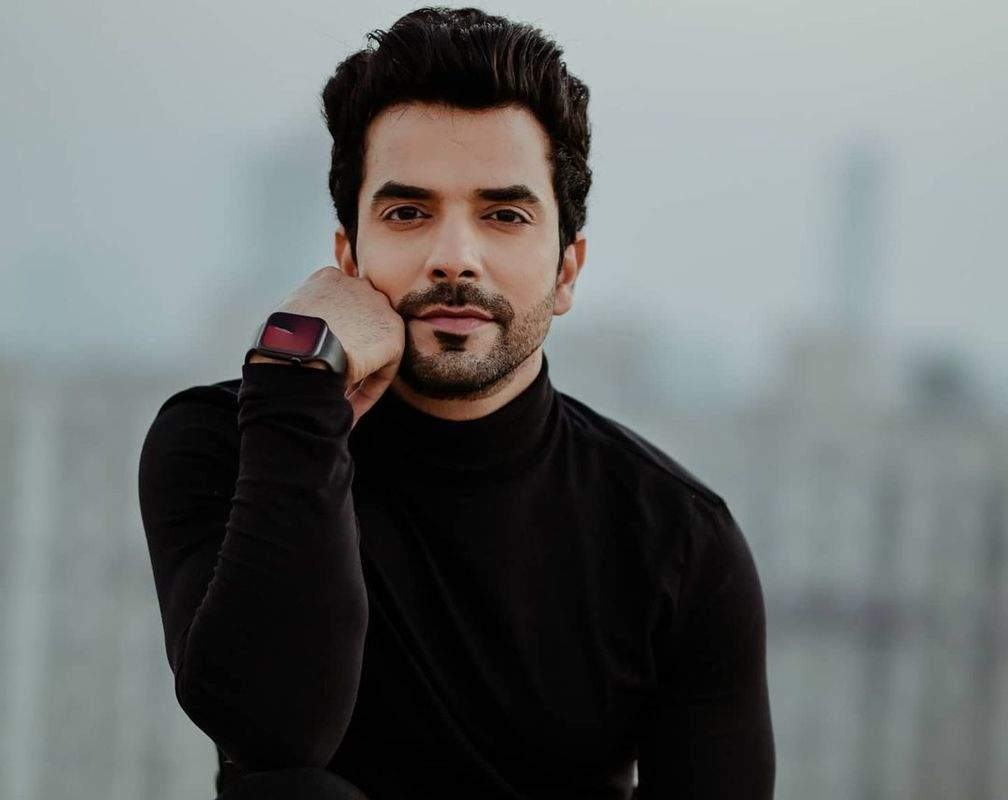 
Manit Joura takes a break from shooting, lands at farmhouse in Punjab
