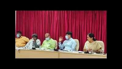 Check RT-PCR certificates of Kerala, Maharashtra travellers, MP tells officials