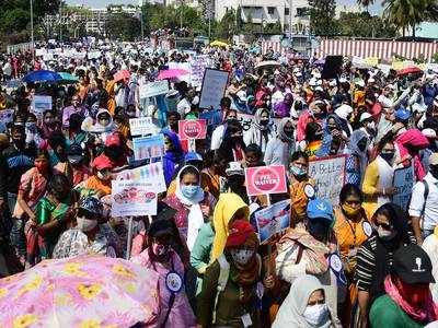 Karnataka schools staff stage protest over fee cut order