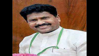 Maharashtra: Congress leaders seek probe of MP Mohan Delkar's death