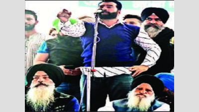 Lakha Sidhana goes live, hours after Bathinda rally