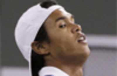 Somdev crashes out fighting against Tipsarevic