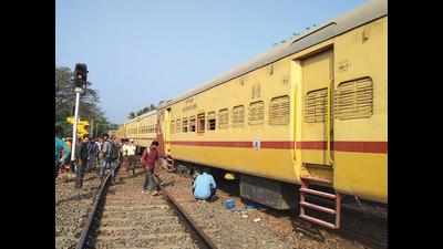 Traffic on Collem-Vasco route disrupted after train derails