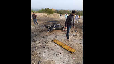 Chikkaballapur blast: Quarry engineer planned to dump gelatin sticks into fire, says lone survivor