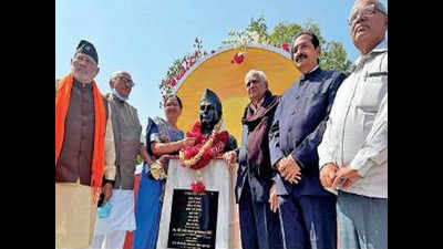 Prime Minister Narendra Modi’s family congregate in Vadnagar to celebrate