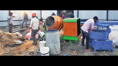Jeans, t-shirts and school uniforms made by migrant workers of Patna ...