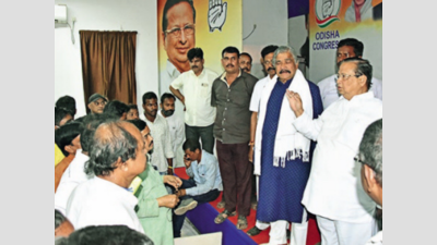 Odisha: Rival Congress factions come to blows before Niranjan Patnaik