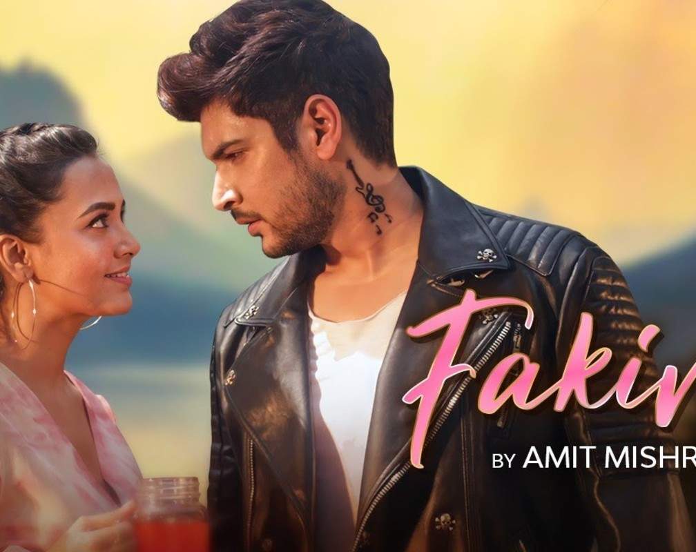 
Check Out Latest Hindi Song Music Video - 'Fakira' Sung By Amit Mishra
