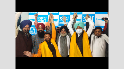 AAP gets a boost in Punjab as All India Vikas Party president, Lok Insaaf Party leader join party
